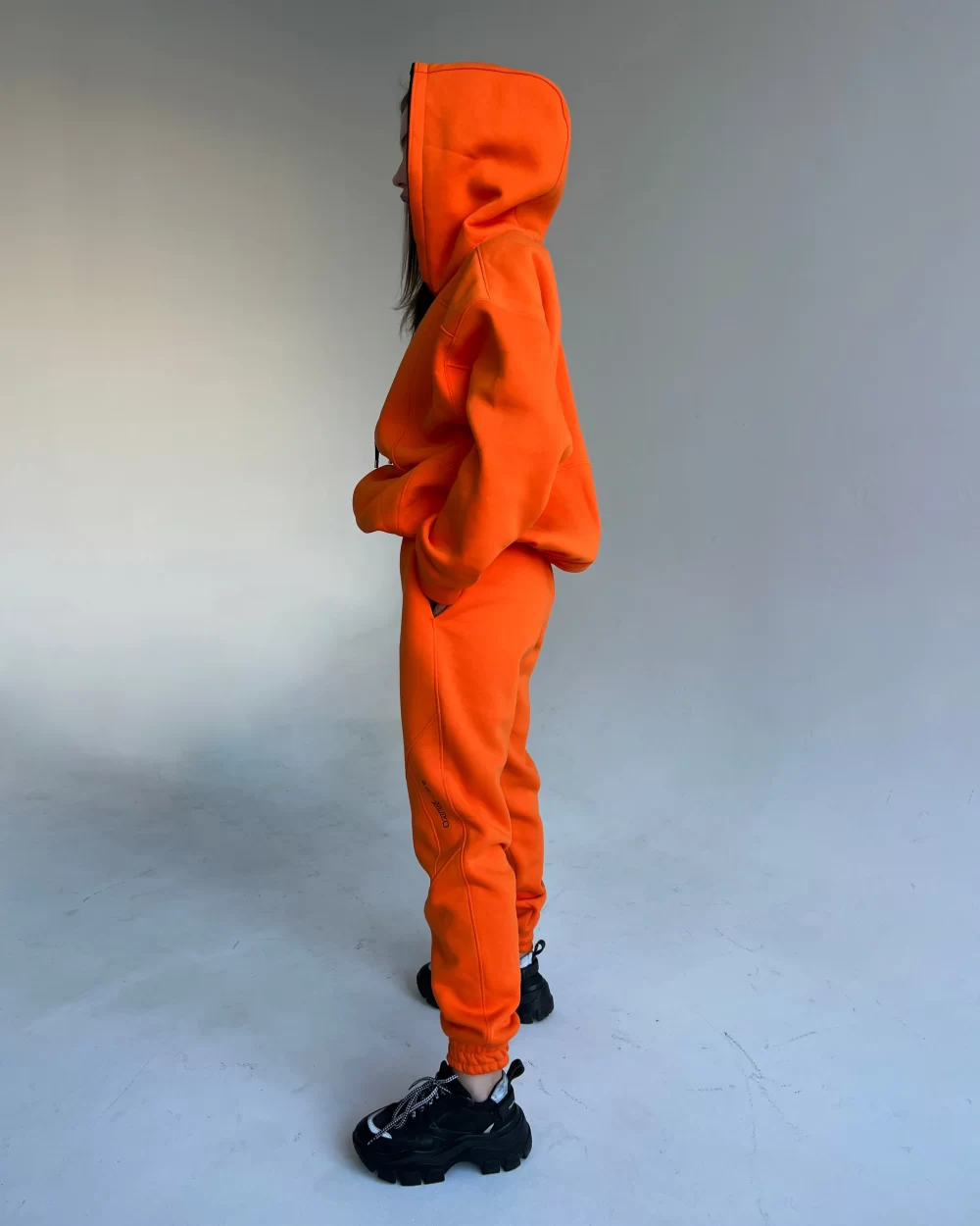 Тёплый женский спортивный костюм "CARVED" — изображение 5