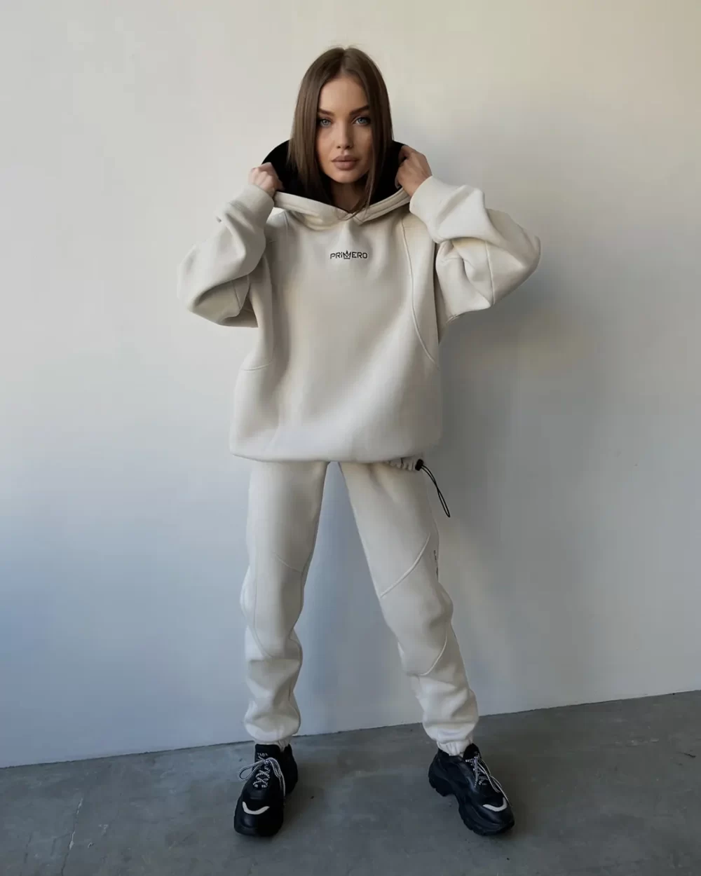 Тёплый женский спортивный костюм "CUT"