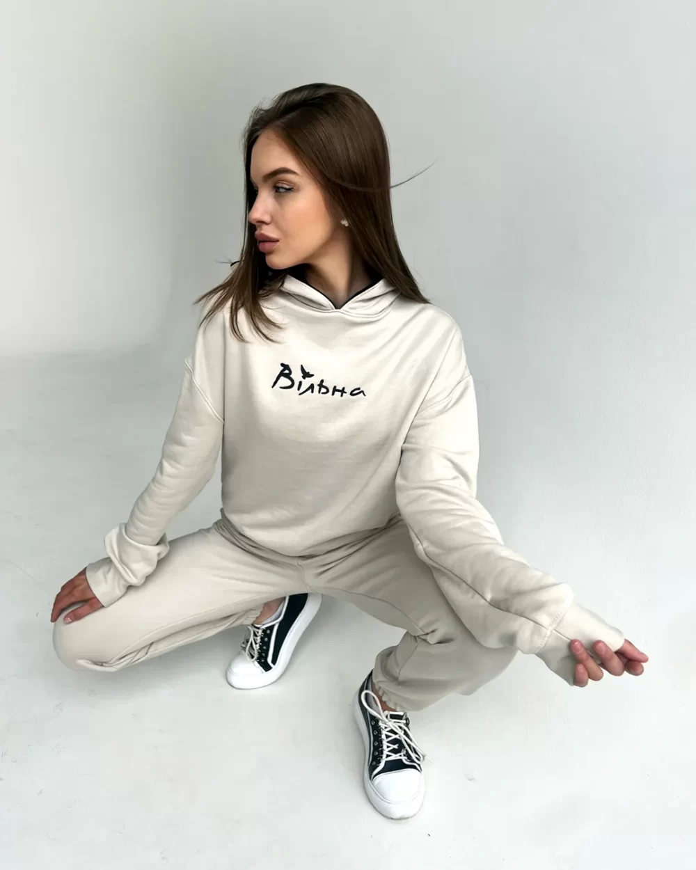 Женский худи "VILNA" — изображение 3
