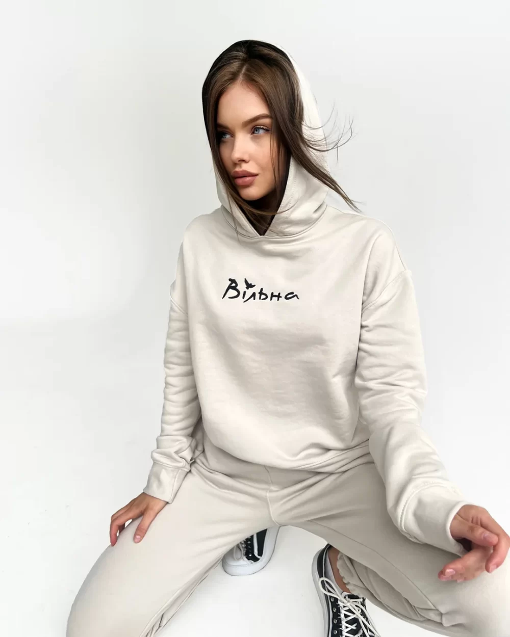 Женский худи "VILNA" — изображение 4