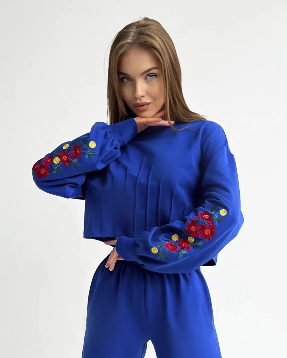 Женский свитшот "FLOWERS"