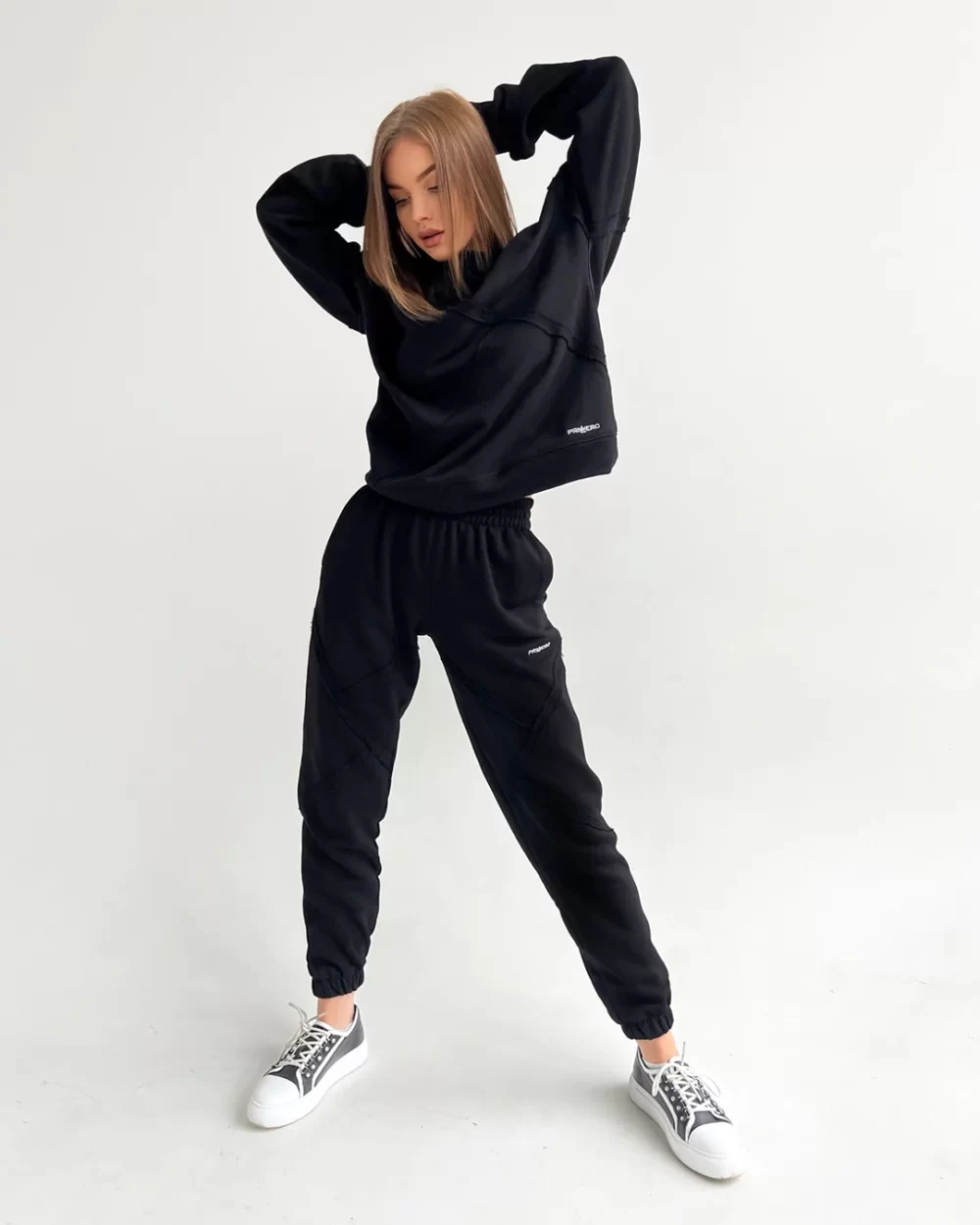 Женский костюм с наружными швами "OUTSEAM"