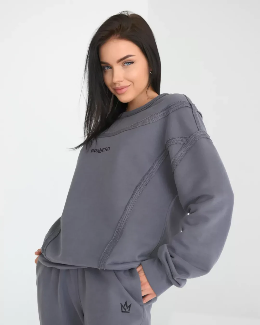 Женский свитшот "OUTLINE"