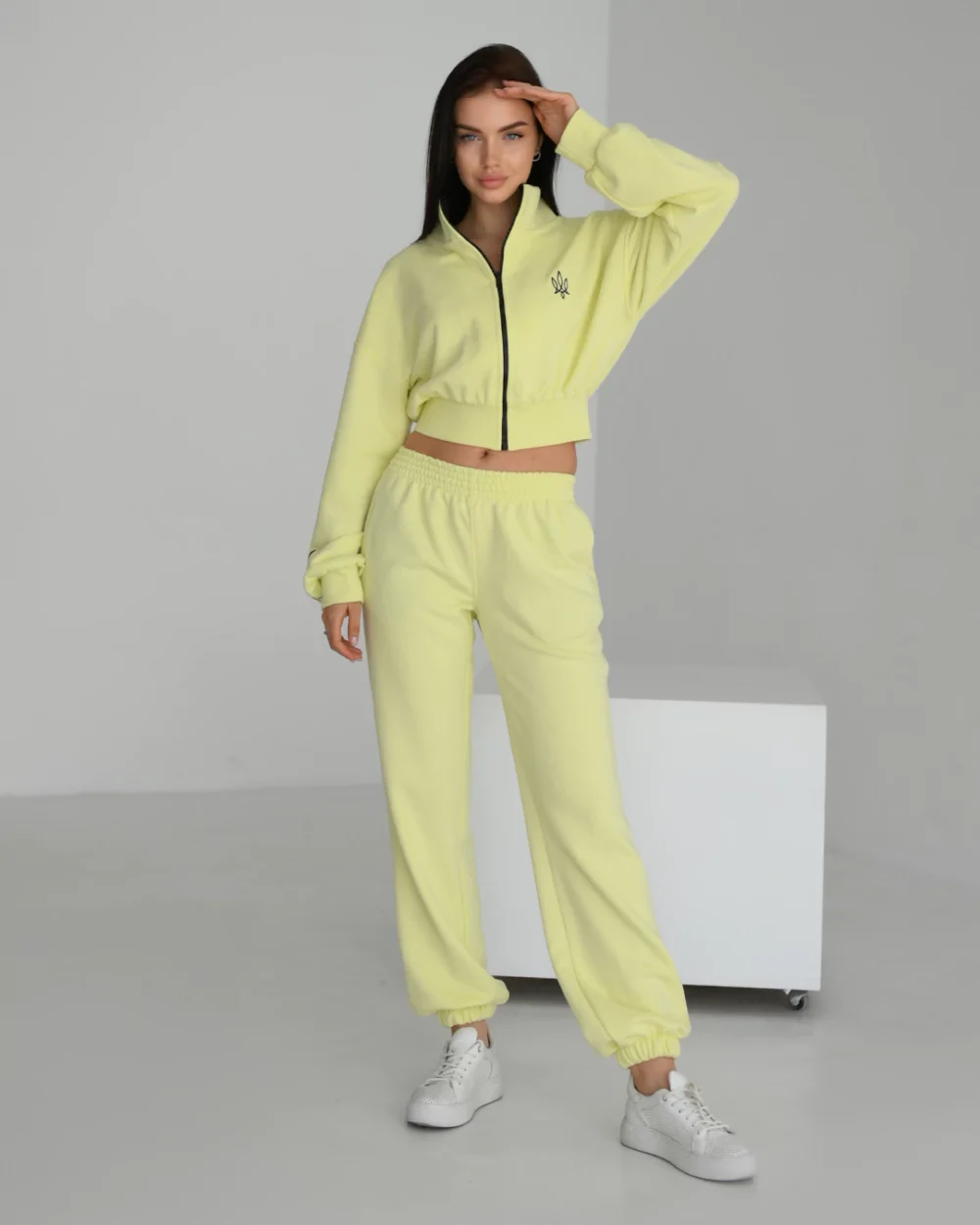 Женская зип-толстовка "NEZLAMNA" — изображение 3