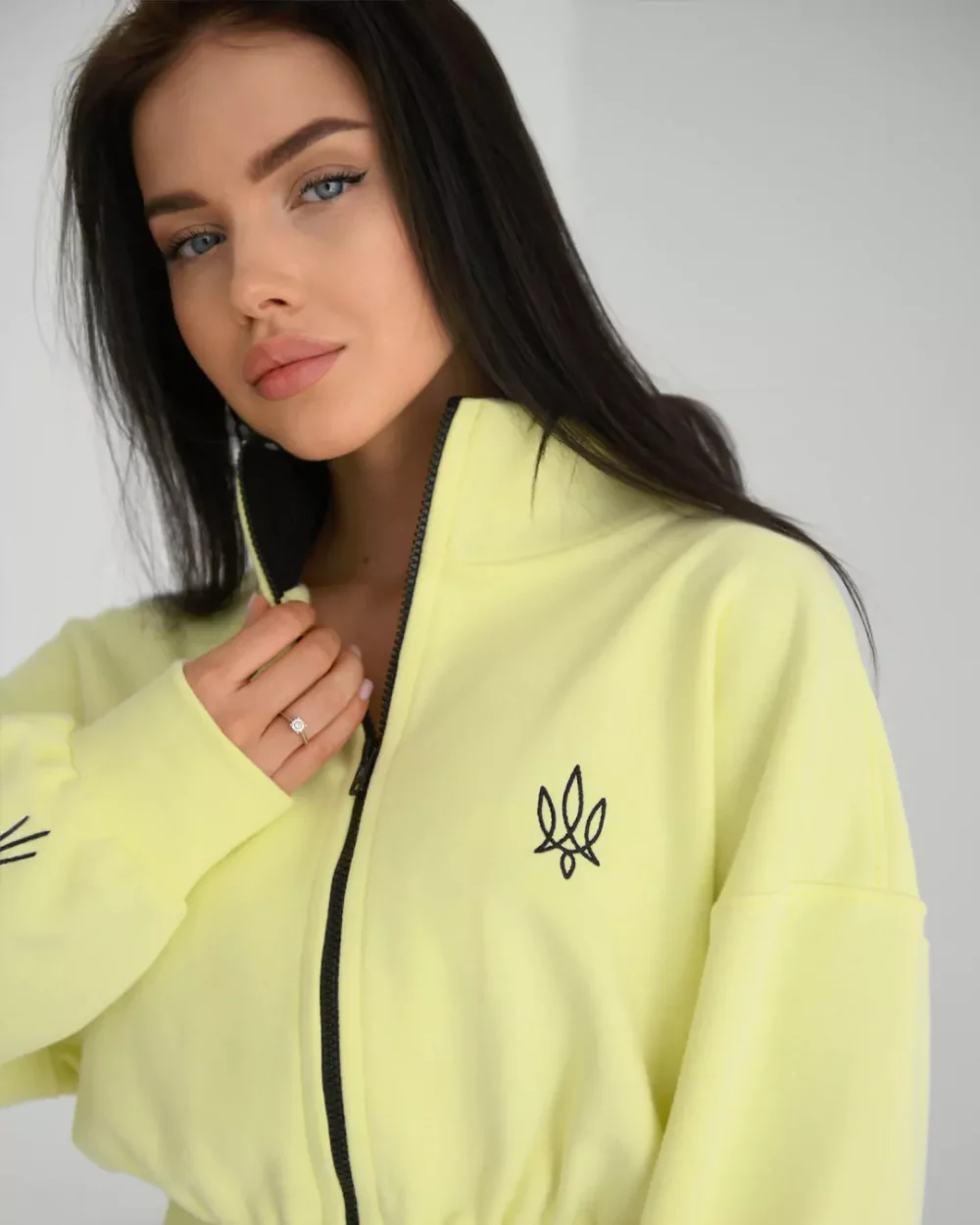 Женская зип-толстовка "NEZLAMNA" — изображение 8