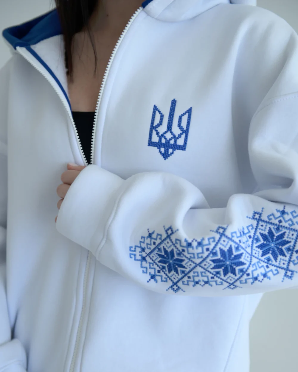 Тёплый женский спортивный костюм "VYSHYVANKA" — изображение 8