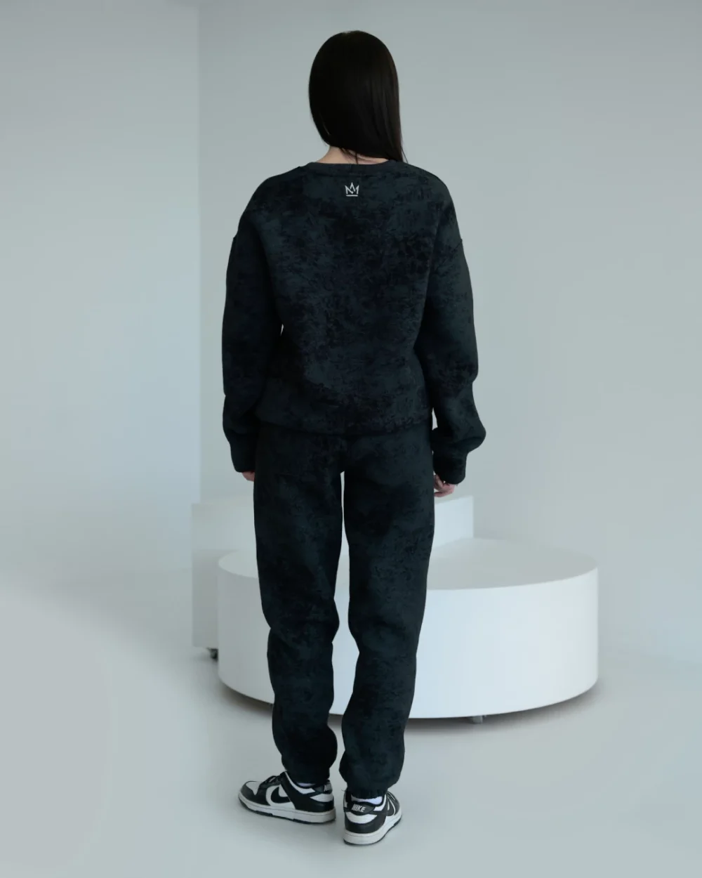 Тёплые женские штаны-джоггеры с декоративными вставками "SHADOWS" — изображение 8