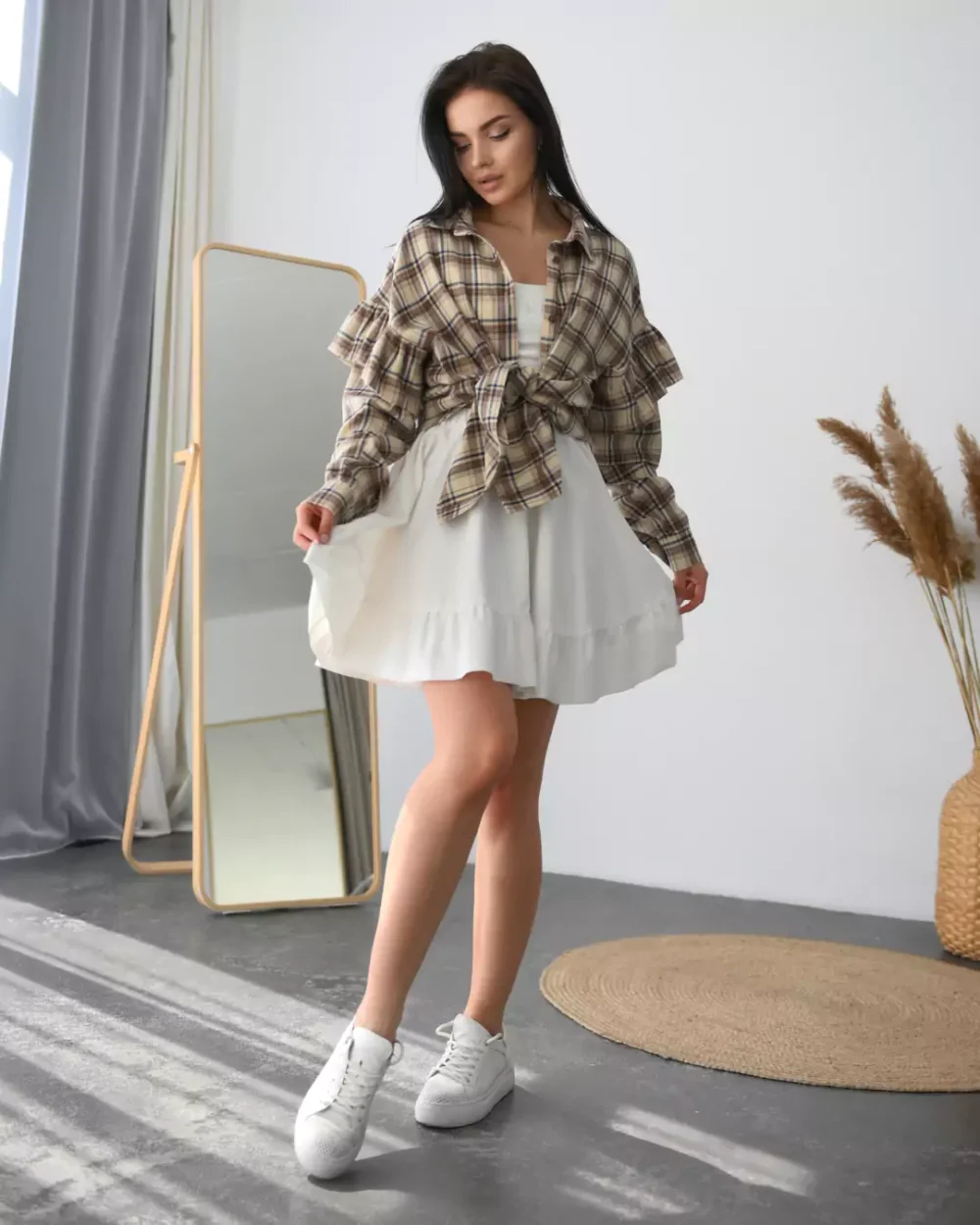 Женская рубашка в клетку с рюшами "RUFFLE" — изображение 4