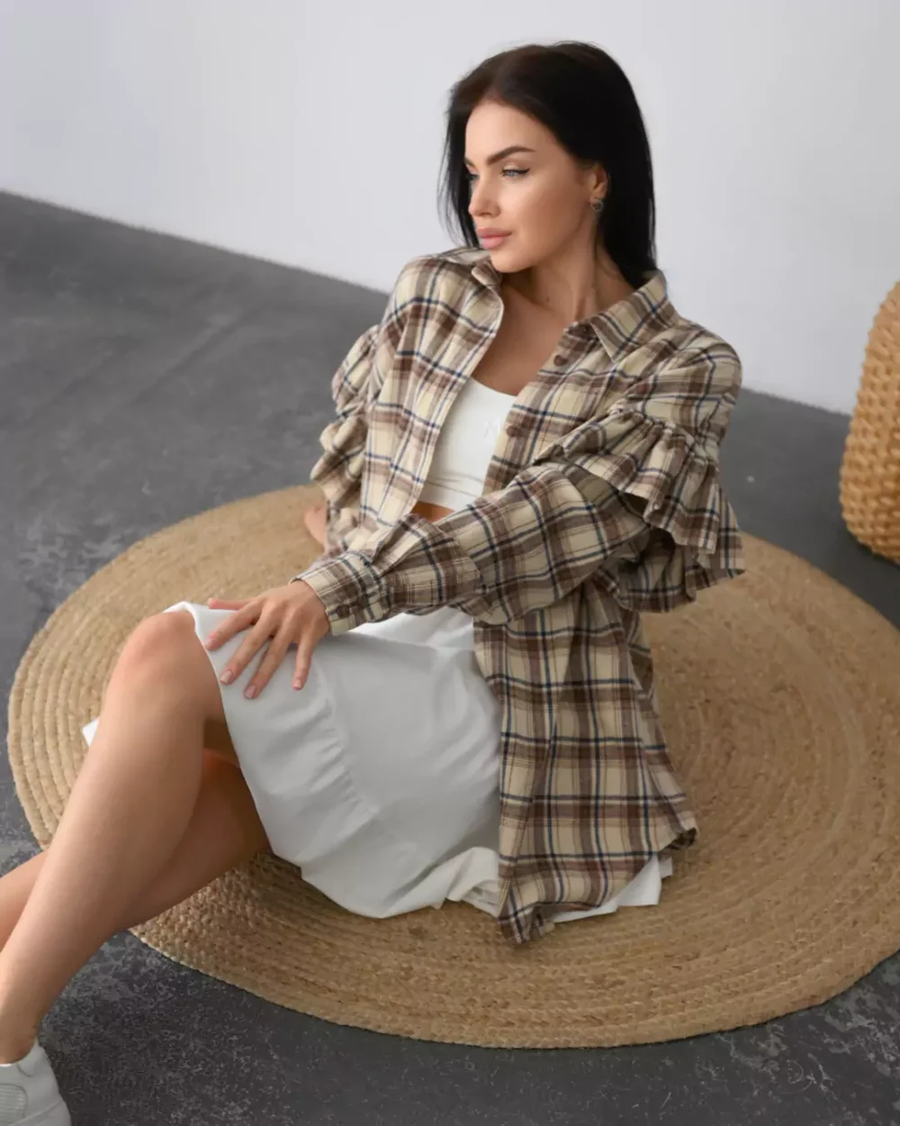 Женская рубашка в клетку с рюшами "RUFFLE" — изображение 7