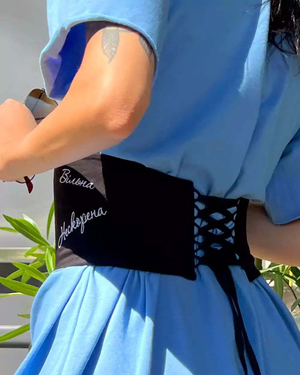 Женский корсет с вышивкой "FREEDOM" — изображение 3