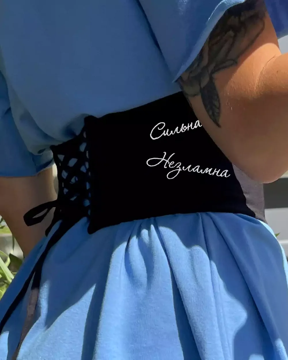 Женский корсет с вышивкой "FREEDOM" — изображение 4