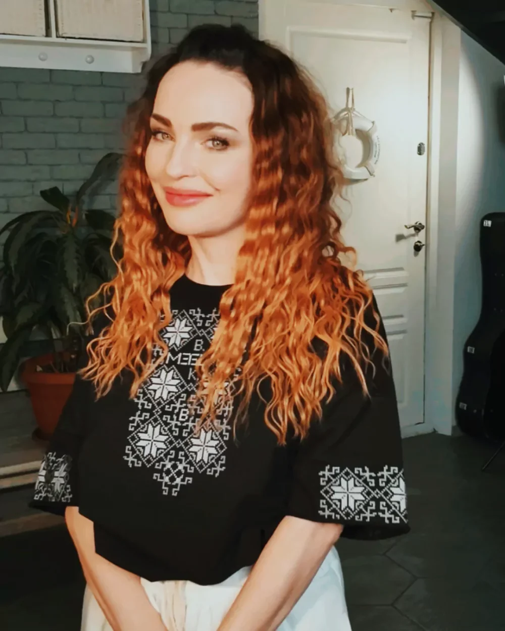 Женская современная вышиванка "TRADITION" — изображение 2