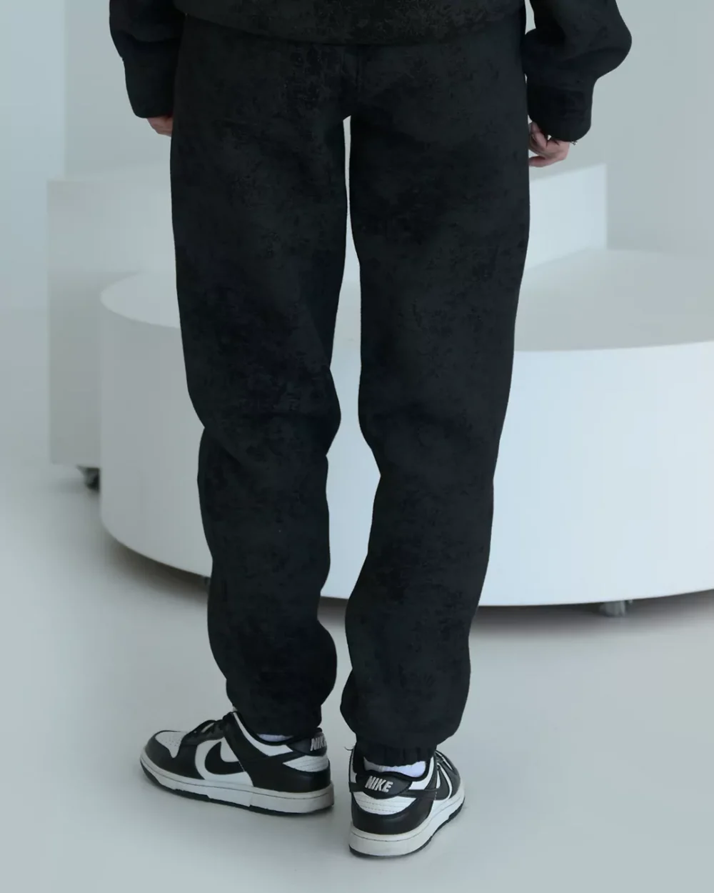 Тёплые женские штаны-джоггеры с декоративными вставками "SHADOWS" — изображение 4