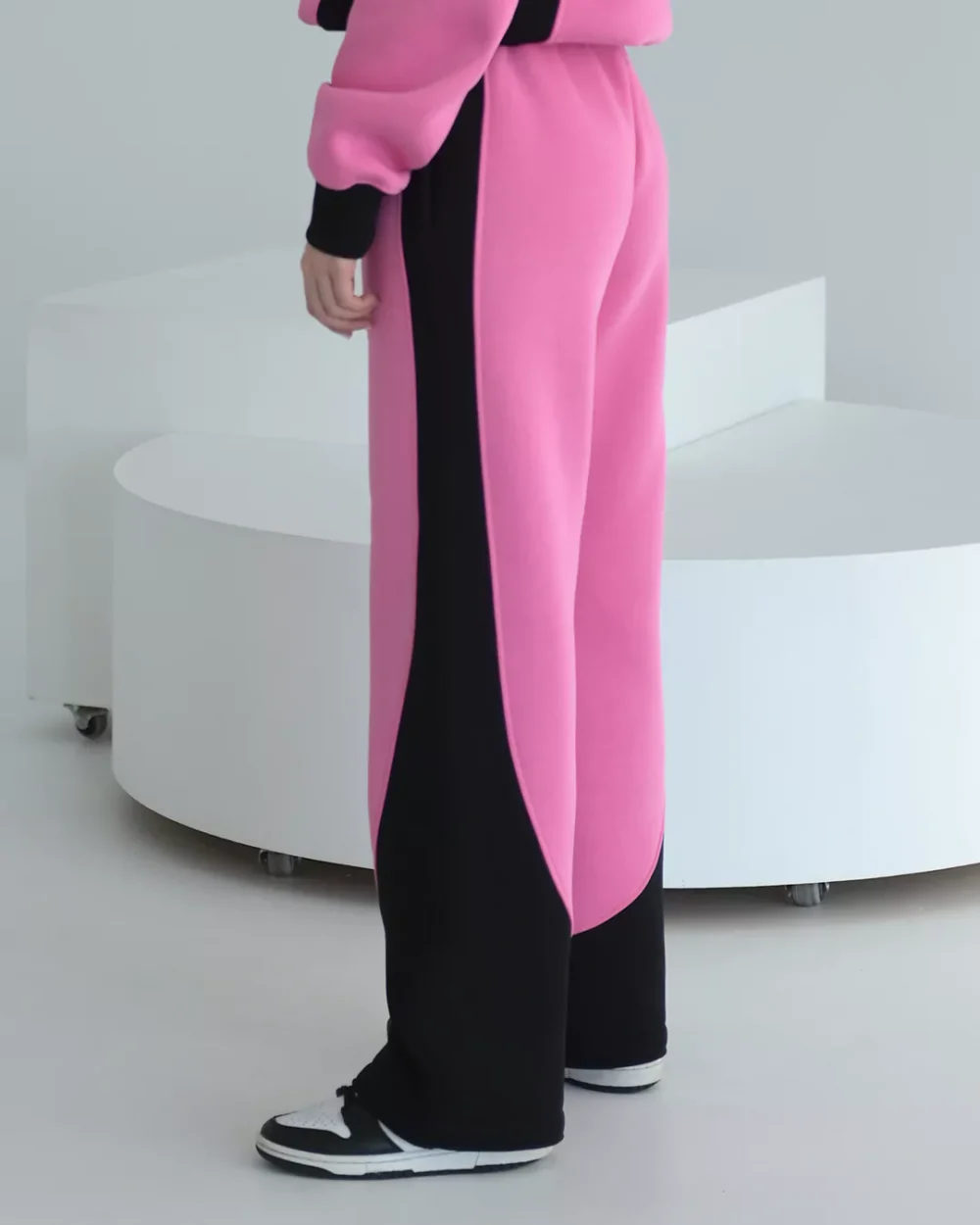 Тёплые женские штаны-палаццо с дизайнерскими вставками "GRACE" — изображение 3