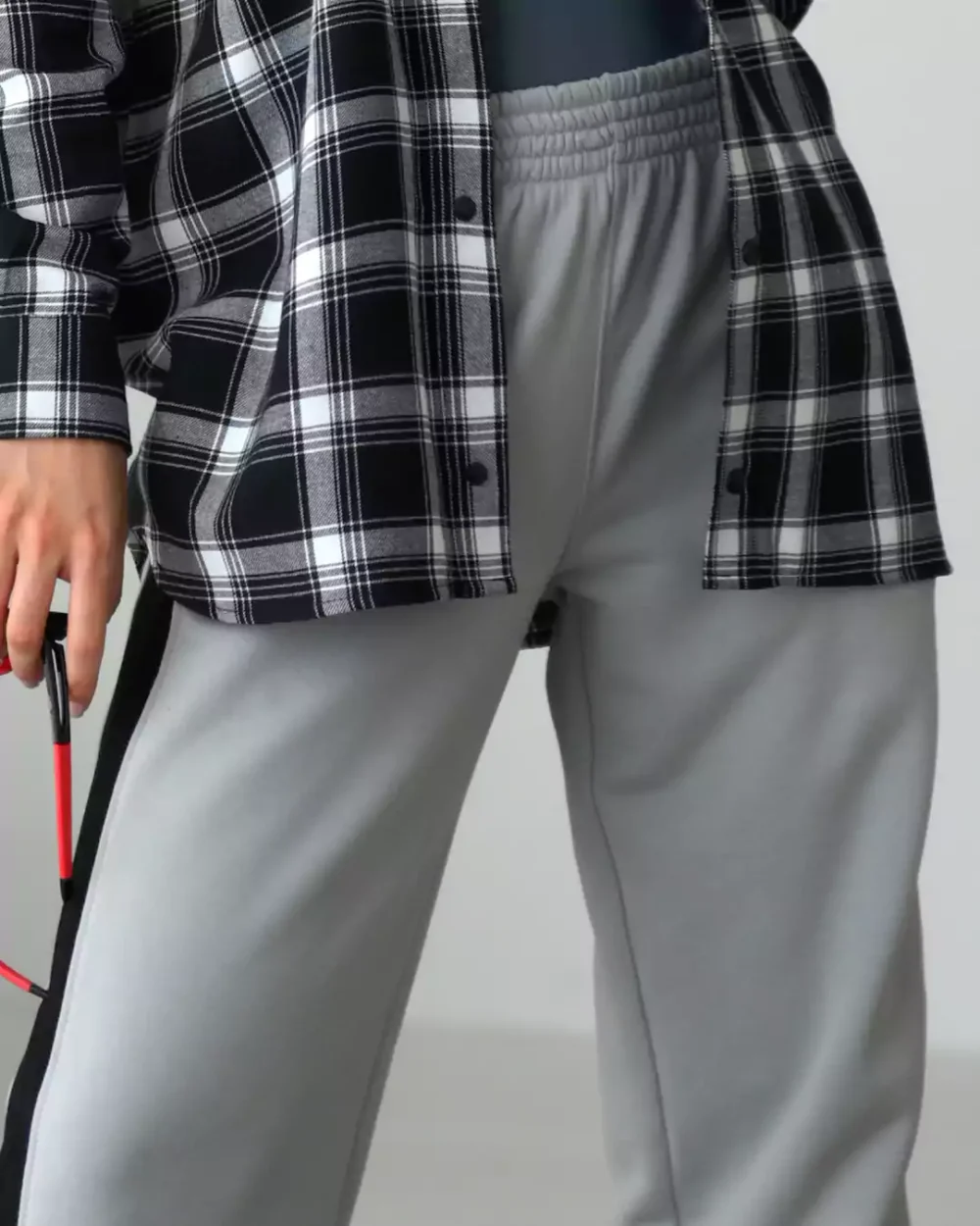 Женские штаны-палаццо с дизайнерскими вставками "GRAYSCALE" — изображение 3