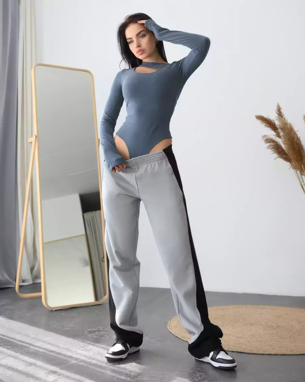 Женские штаны-палаццо с дизайнерскими вставками "GRAYSCALE" — изображение 4