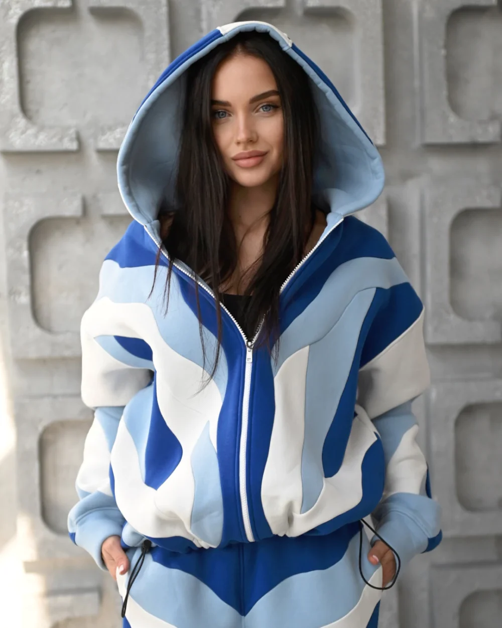 Тёплый женский спортивный костюм в стиле колорблок "SKY" — изображение 2