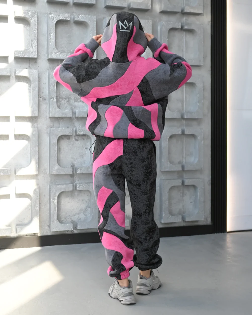 Тёплые женские штаны-козачки в стиле колорблок "MARBLED" — изображение 8