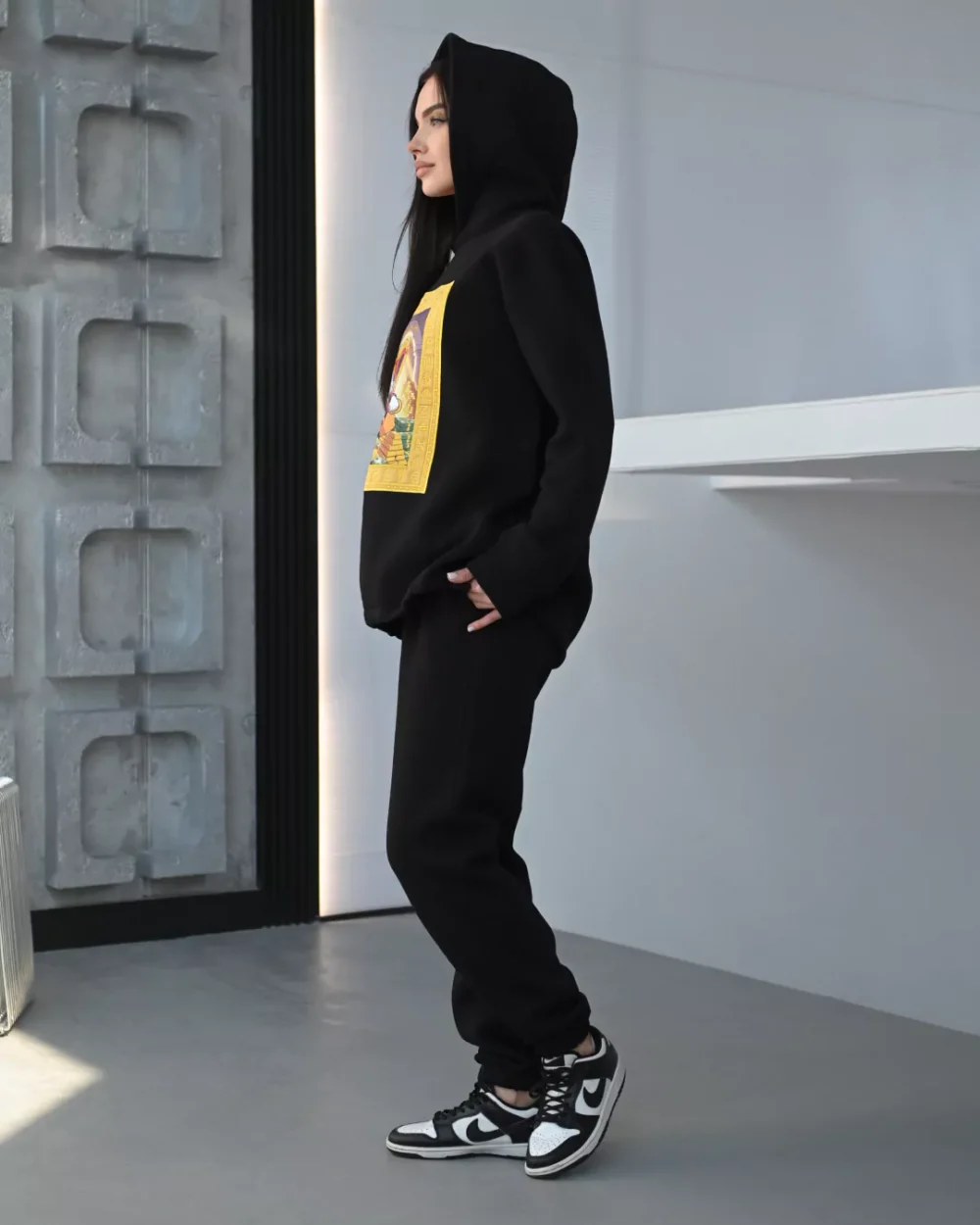 Тёплый женский спортивный костюм с принтом "RICH" — изображение 4