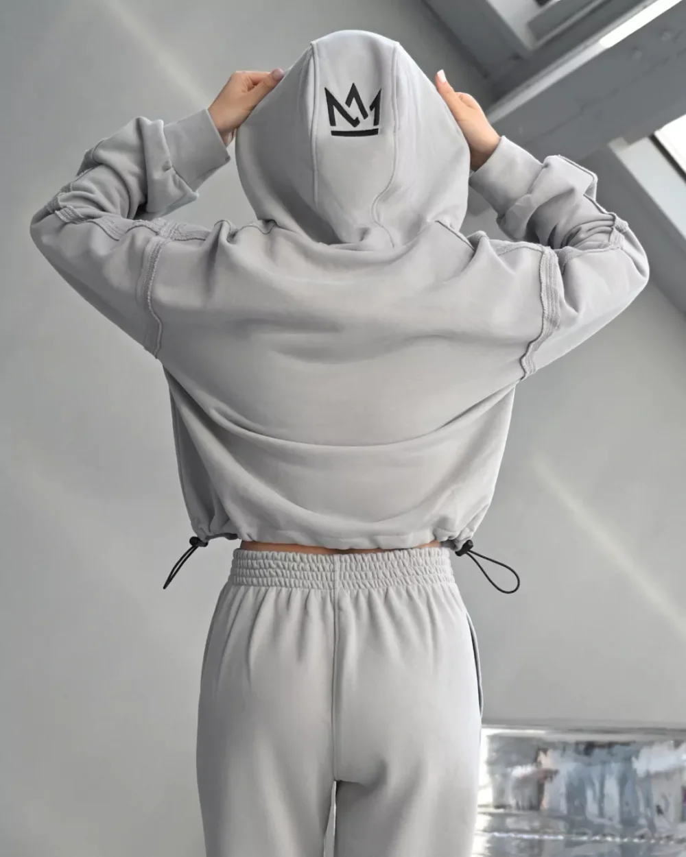 Женский зип-худи c наружными швами "INSIDE" — изображение 3