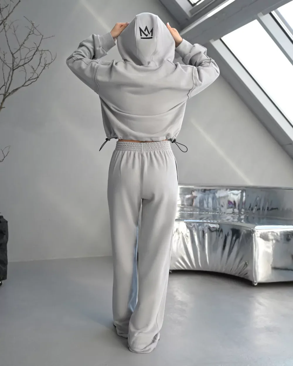 Женский зип-худи c наружными швами "INSIDE" — изображение 8